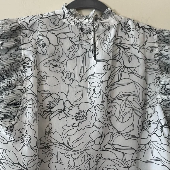 T Tahari Floral Cap Sleeve Top - Black and White Polyester, Women’s Size Large - Picture 6 of 16